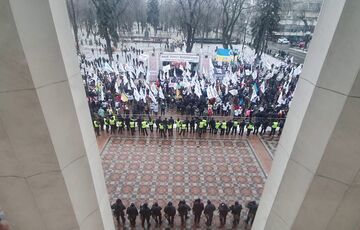 Предприниматели перекрыли центр Киева: столица остановилась в пробках Предприниматели перекрыли центр Киева: столица остановилась в пробках