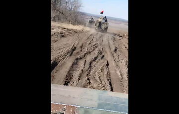 Польський міністр назвав провокацією прапори УПА на бронетранспортерах Rosomak