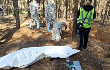 В Изюме эксгумировали 263 тела, среди них 2 детей: многие со следами пыток В Изюме эксгумировали 263 тела, среди них 2 детей: многие со следами пыток