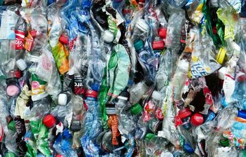 Загрязнение пластиком: пластик становится угрозой когда распадается на микрочастицы Загрязнение пластиком: пластик становится угрозой когда распадается на микрочастицы