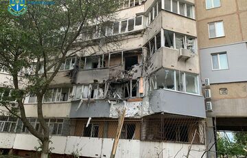 Российские оккупанты обстреляли библиотеку в Херсоне