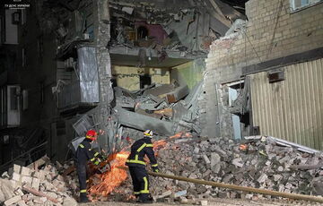 Россияне ударили ракетой для С-300 по жилому дому в Селидово: кадры последствий