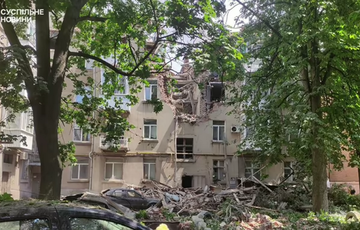 Число жертв вчерашней атаки по пятиэтажке в Сумах выросло до трех