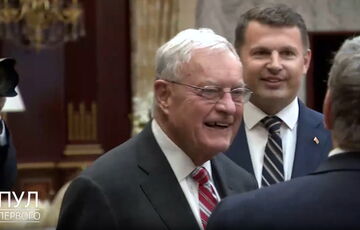 Кит Келлог прилетел в Минск и встретился с Лукашенко Кит Келлог прилетел в Минск и встретился с Лукашенко