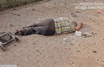 Семь человек погибло в результате российского удара по рынку в Херсоне Семь человек погибло в результате российского удара по рынку в Херсоне