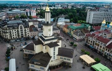 Уличным музыкантам Ивано-Франковска запретили исполнять русскоязычные песни  Уличным музыкантам Ивано-Франковска запретили исполнять русскоязычные песни