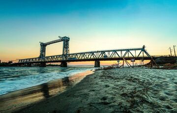 Россия массированно била ракетами по Одесской области: атака шла на мост в Затоке