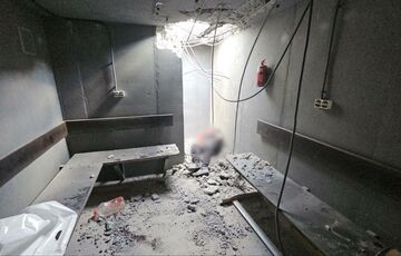 Россияне нанесли удар рядом с почтовым отделением в Херсоне Россияне нанесли удар рядом с почтовым отделением в Херсоне