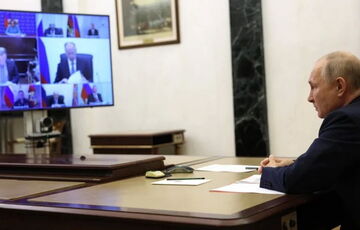 После слухов о смерти Путина в Кремле показали, как он проводит совещание