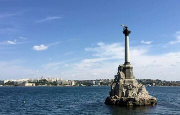 Россия пригрозила срывом ”зерновой сделки”, обвинив Украину в атаке на Севастополь 