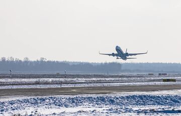 США накрила снігова буря: тисячі авіарейсів скасовано  США накрила снігова буря: тисячі авіарейсів скасовано