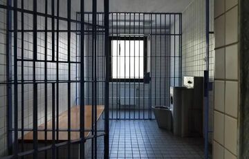 Суд освободил от отбывания наказания первых заключенных, которые уйдут на фронт