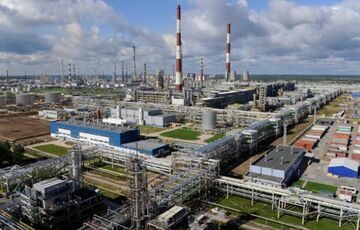 Ночью был атакован нефтеперерабатывающий завод в Ленинградской области