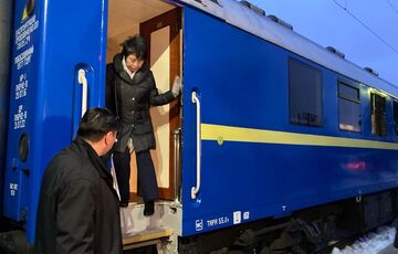 Глава МИД Японии начала необъявленный визит в Украину  Глава МИД Японии начала необъявленный визит в Украину