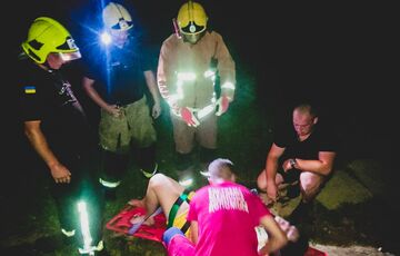 На Закарпатье обрушился пешеходный мост: есть погибшие и пострадавшие (фото)