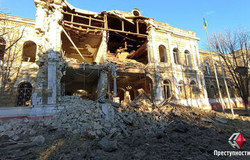 Росія завдала ракетного удару по центру Миколаєва: зруйновано школу, є жертва