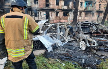 В Кривом Роге 10 человек погибли после удара по пятиэтажке В Кривом Роге 10 человек погибли после удара по пятиэтажке