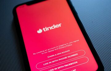 Tinder уходит из России