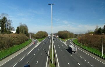 Названа стоимость проезда по первому платному автобану Украины  Названа стоимость проезда по первому платному автобану Украины