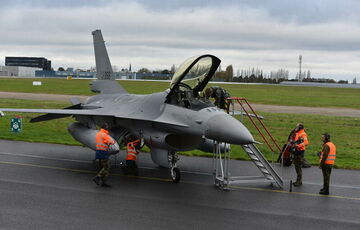 Українські пілоти в Данії розпочали льотну підготовку на F-16 у небі Українські пілоти в Данії розпочали льотну підготовку на F-16 у небі