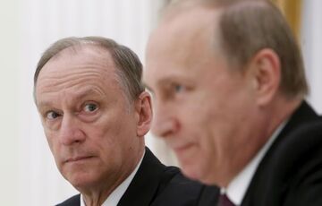 Стало известно о предупреждении Патрушевым Путина после атаки дронов по Москве  Стало известно о предупреждении Патрушевым Путина после атаки дронов по Москве