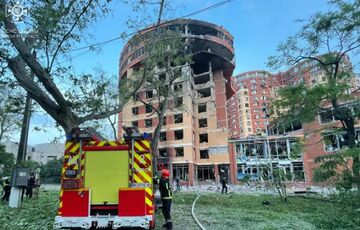 Россия ударила ”Калибрами” по Одессе: три человека погибли, 13 получили ранения 