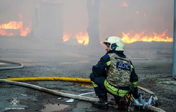 В Черкассах потушили пожар, возникший в результате российской атаки