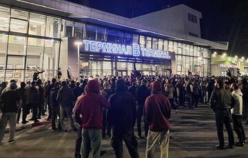 В аеропорту Махачкали сотні людей організували заворушення, розшукуючи євреї