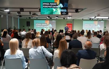 Понад 30 провідних HRD поділилися трендами українського ринку праці на HR Wisdom Summit 2023