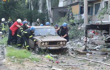 Ракетный удар по жилому дому в Николаеве: число жертв растет (фото, видео)