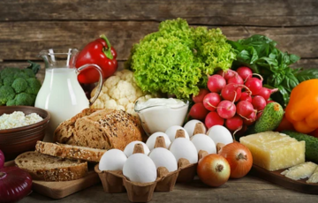 Продукти в Україні подорожчали на 25%: економіст прогнозує зростання цін ще на 7-10%