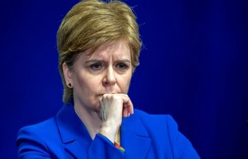 Глава правительства Шотландии ушла в отставку Глава правительства Шотландии ушла в отставку