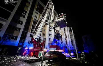 У Київській області через атаку дронів зруйновано житлову висотку: фото