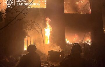Россияне атаковали дронами жилые дома в Запорожье: пострадала женщина Россияне атаковали дронами жилые дома в Запорожье: пострадала женщина