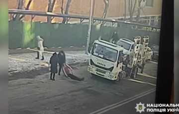 У Києві злісний порушник ПДР проломив череп водію евакуатора і кинув його на узбіччі