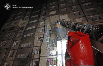 В Днепре разрушен жилой дом, а Кременчуг остался без света, воды и отопления: последствия обстрелов