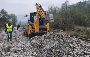 Румыния начала восстанавливать железную дорогу до украинской границы Румыния начала восстанавливать железную дорогу до украинской границы
