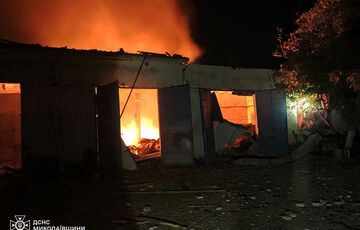 Спасатели показали последствия обстрела Николаевской области Спасатели показали последствия обстрела Николаевской области