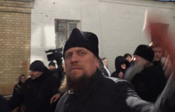 Священик УПЦ МП напав на журналіста на території Києво-Печерської Лаври