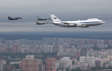 Путін шле ядерний сигнал Заходу: у небі над Москвою помітили ”літак судного дня”