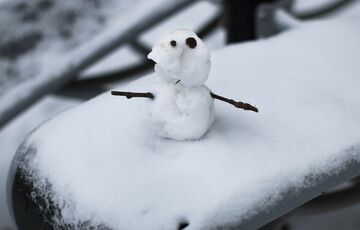 Дощі зі снігом: прогноз синоптиків для України