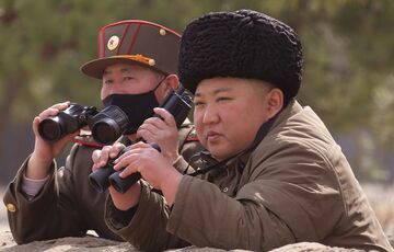 Северная Корея отправила в Россию еще 3 тысячи военных, баллистические ракеты и гаубицы Северная Корея отправила в Россию еще 3 тысячи военных, баллистические ракеты и гаубицы