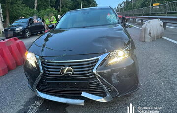 У Києві на блокпосту п'яний суддя на смерть збив військовослужбовця: фото, відео