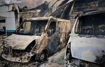 Спасатели показали последствия атаки дронов на Киевщину