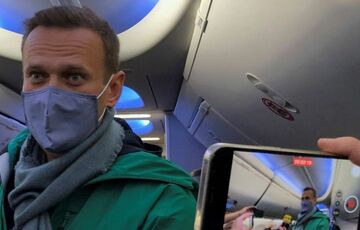 Навального задержали в аэропорту “Внуково” Навального задержали в аэропорту “Внуково”