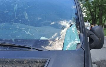 Литовские волонтеры попали под обстрел в Донецкой области Литовские волонтеры попали под обстрел в Донецкой области