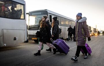 Есть риск остаться без света и воды: жителей Херсонской области просят эвакуироваться 