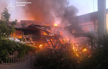 Россияне ударили из артиллерии по Херсону: погибла женщина