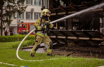 Рятувальники загасили пожежу недіючої градирні Білоцерківської ТЕЦ Рятувальники загасили пожежу недіючої градирні Білоцерківської ТЕЦ