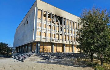 Российские военные атаковали библиотеку в Херсоне